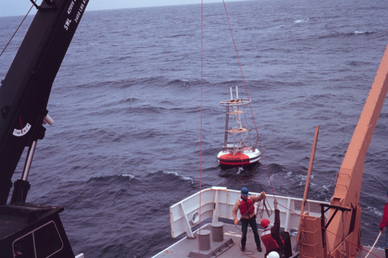 Another successful buoy deployment off the NOAA Ship RONALD H