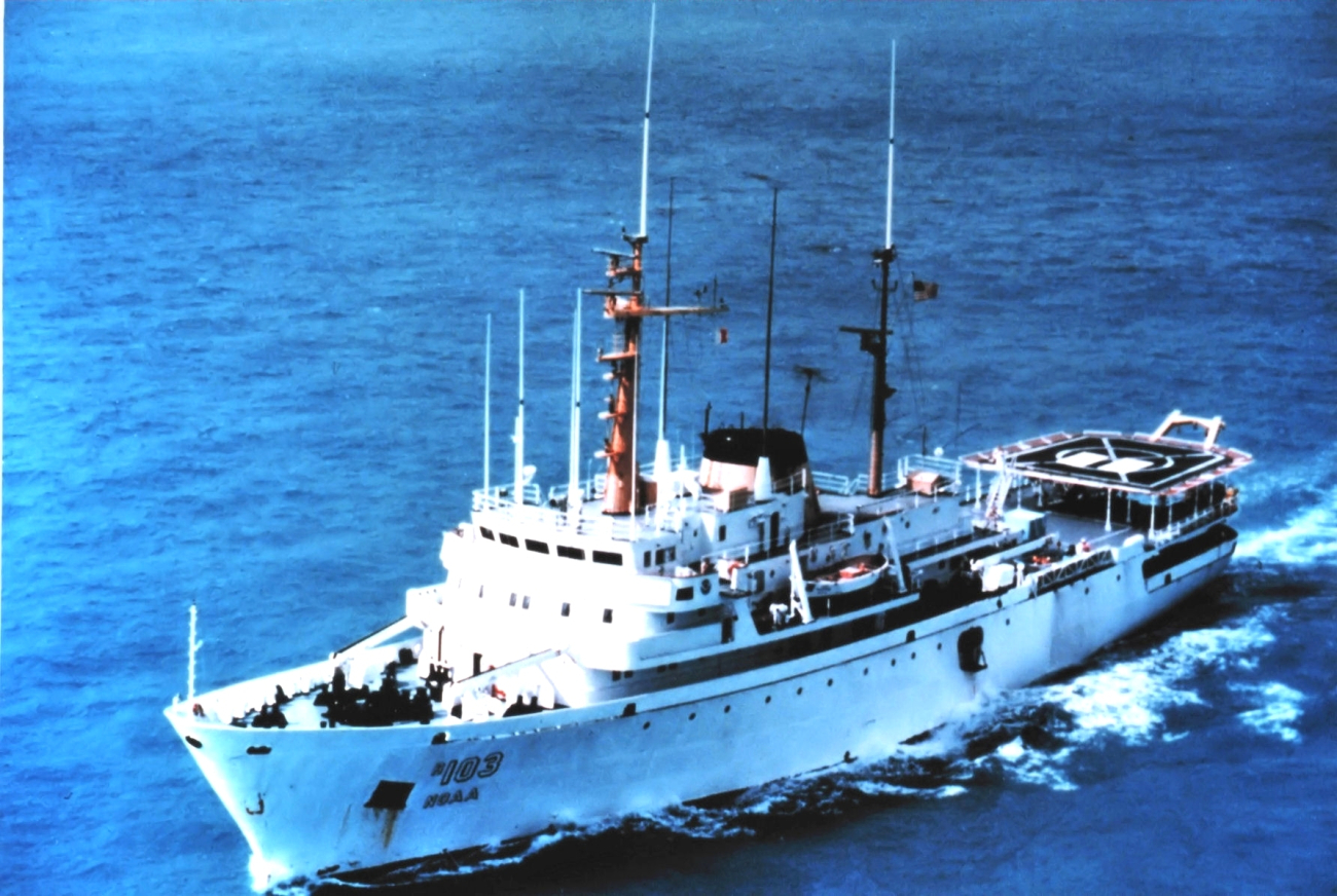 NOAA Ship RESEARCHER