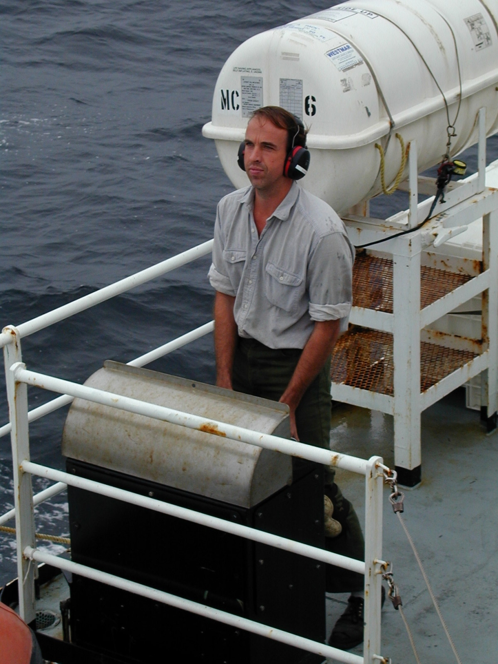 Operations on the NOAA Ship McARTHUR during Stenella abundance cruises