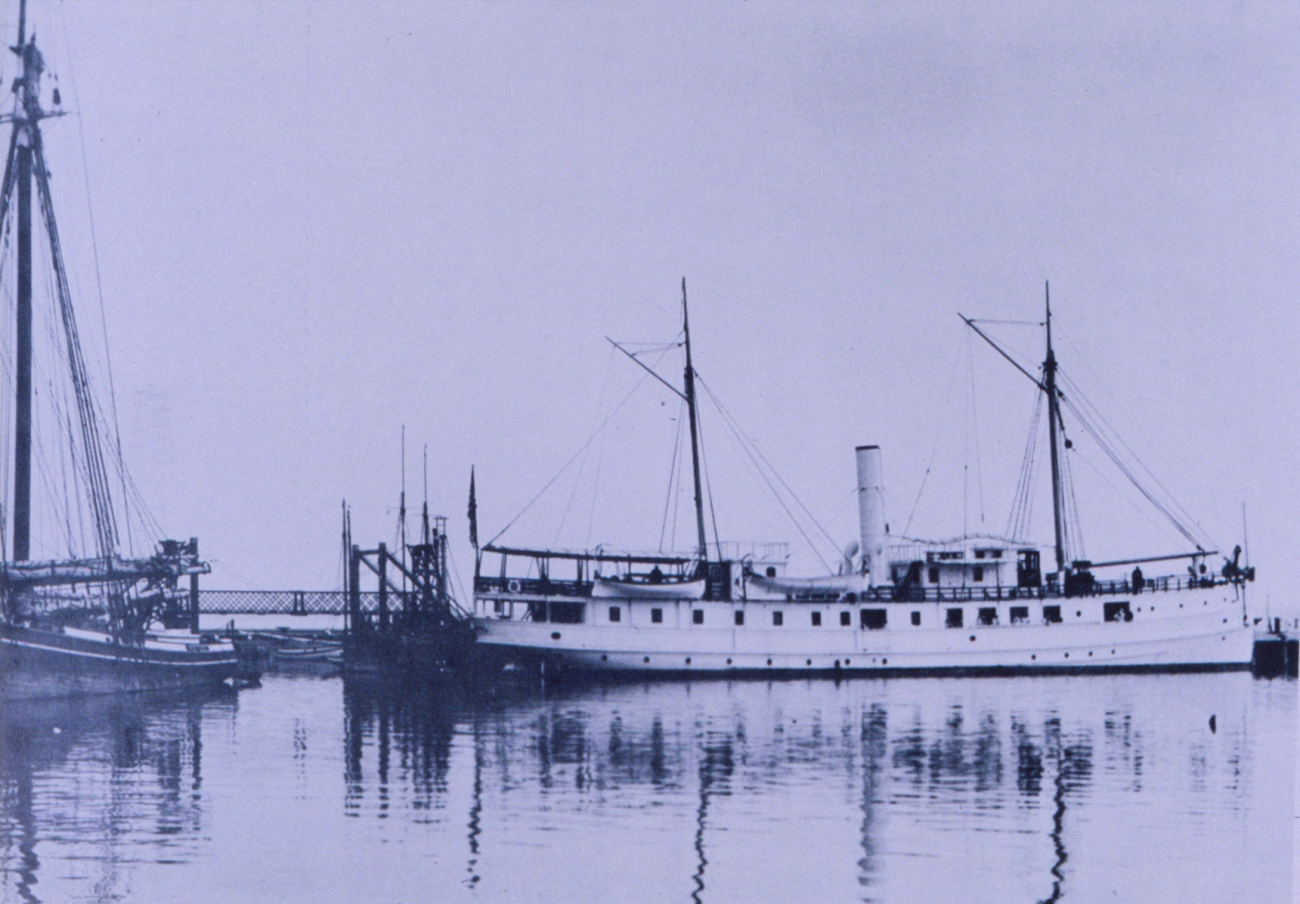 Fisheries Steamer FISH HAWK at Woods Hole