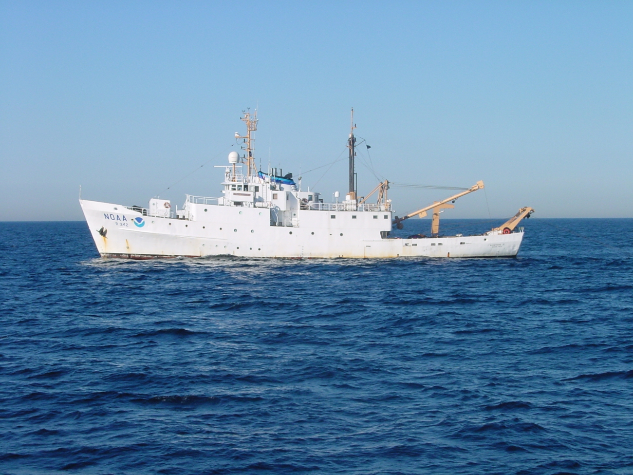 NOAA Ship ALBATROSS IV with trawl out astern