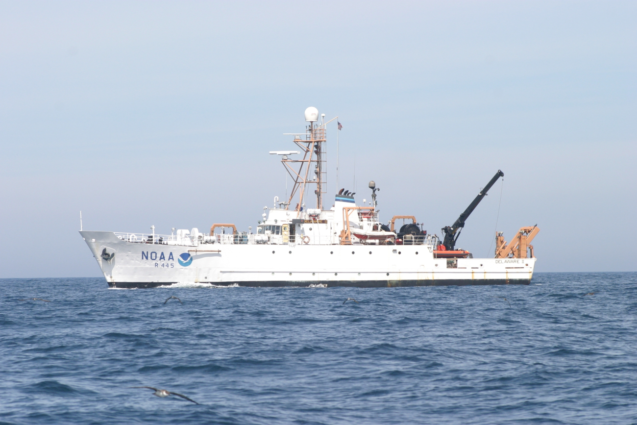 NOAA Ship DELAWARE II underway