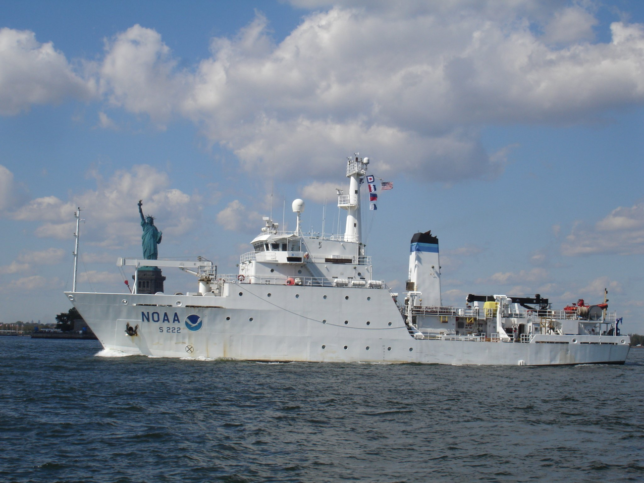 NOAA Ship THOMAS JEFFERSON in New York Harbor abreast of theStatue of Liberty