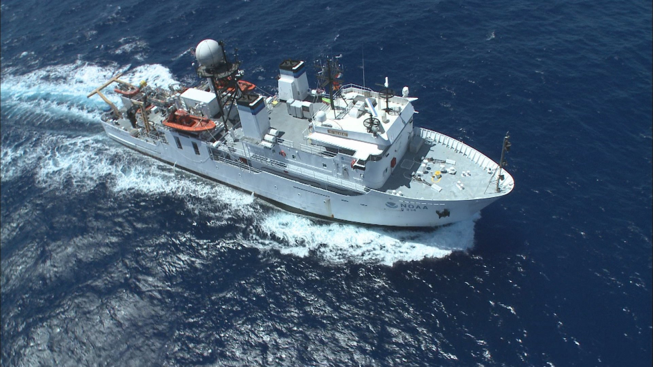 NOAA Ship HI'IALAKAI  starboard side aerial view
