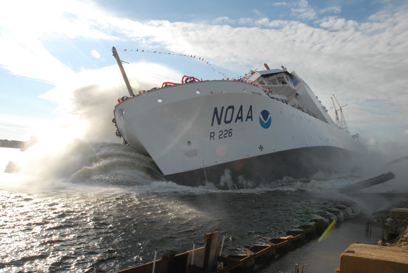 NOAA Ship PISCES launch photo #5