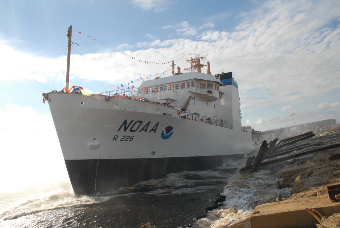 NOAA Ship PISCES launch photo #9