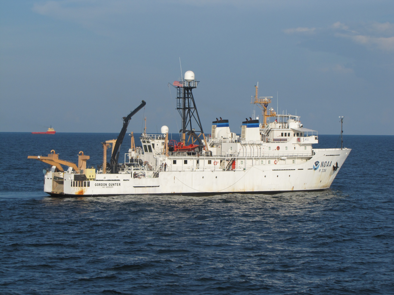 NOAA Ship GORDON GUNTER during Deepwater Horizon disaster studies
