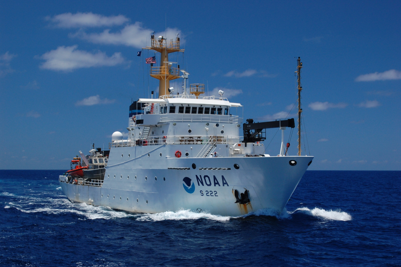 NOAA Ship THOMAS JEFFERSON underway