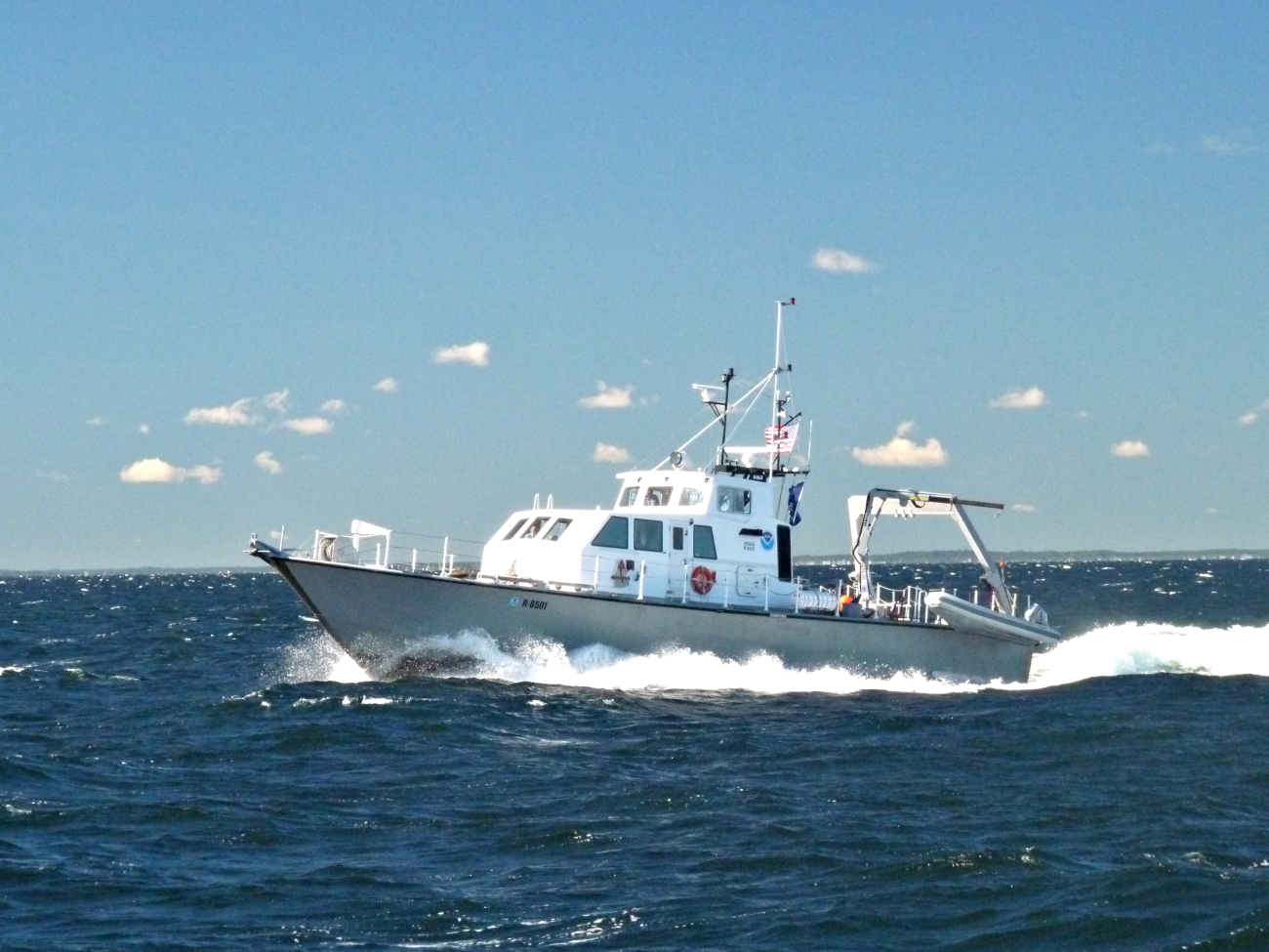 NOAA research vessel R-8501 underway