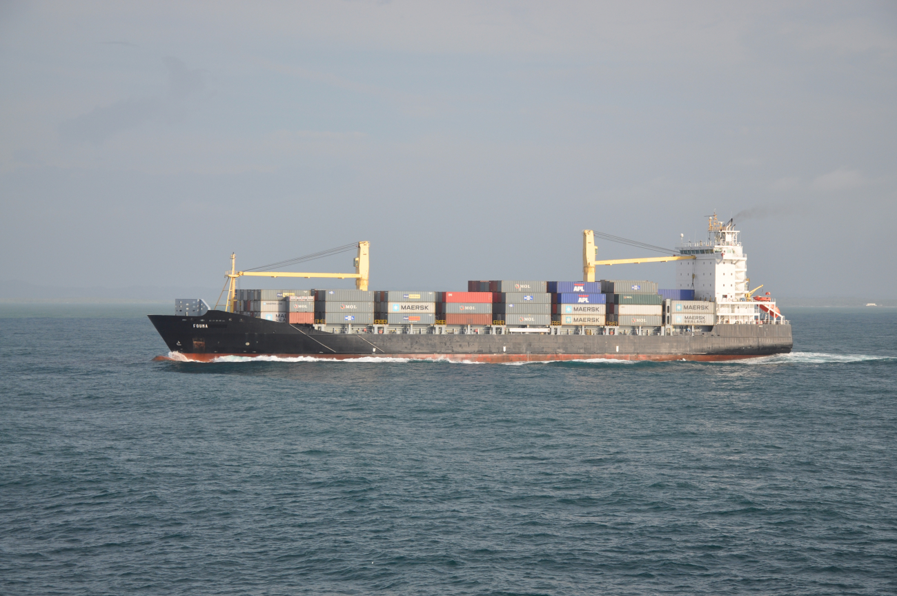 Containership FOUNA passed by NOAA Ship BELL SHIMADA while approachingPanama Canal