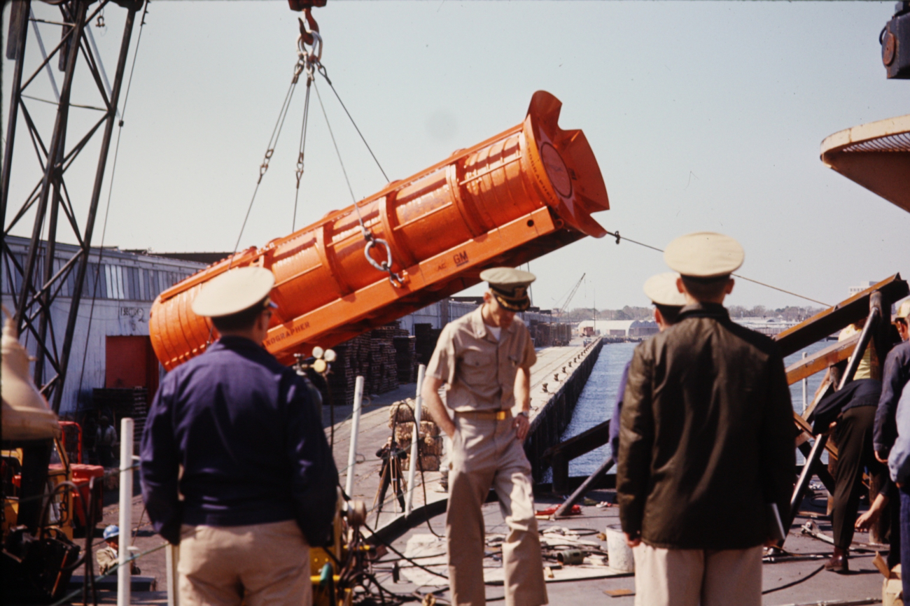 Bringing deep sea anchoring system aboard the OCEANOGRAPHER