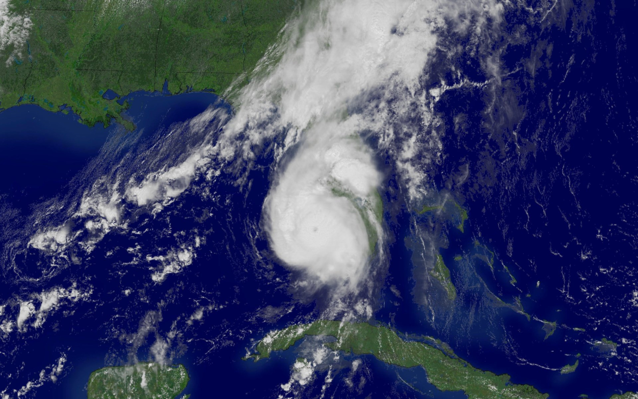 Hurricane Charlie offshore of southwestern Florida