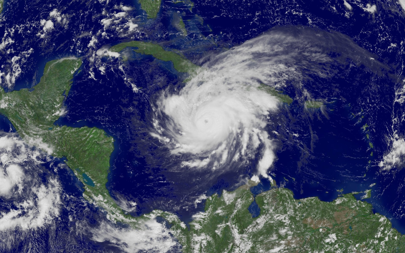 Hurricane Ivan in the vicinity of Jamaica