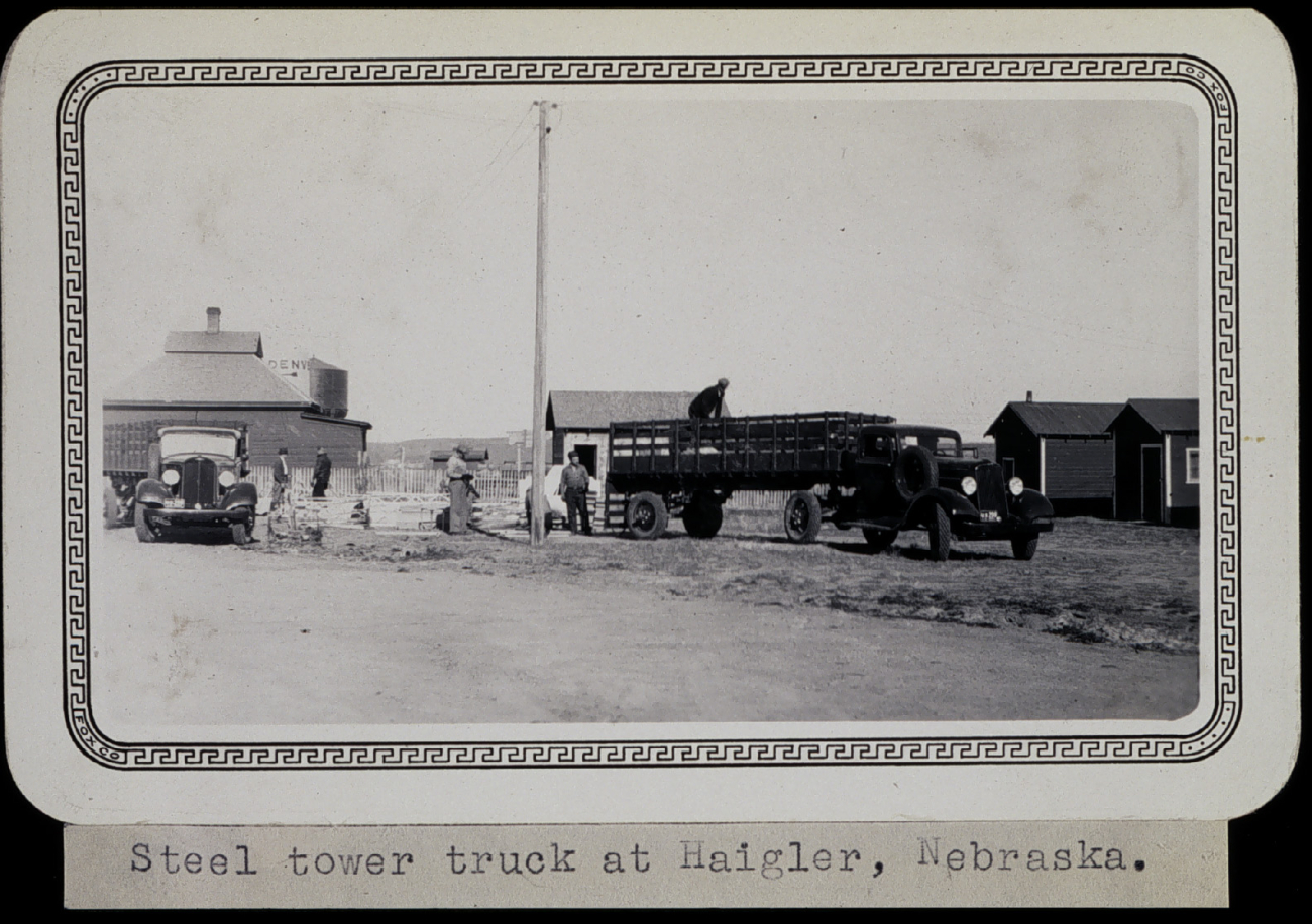 Steel tower truck at Haigler, Nebraska