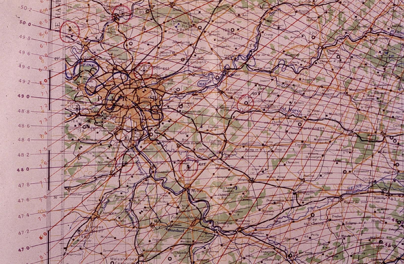 Gee or Shoran hyperbolic navigation lattice over France