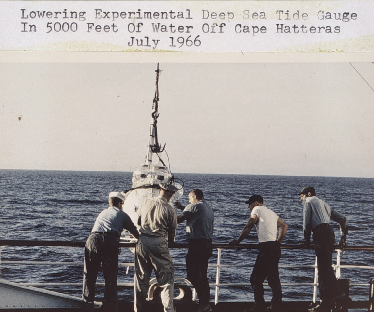Deployment of experimental deepsea tide gauge
