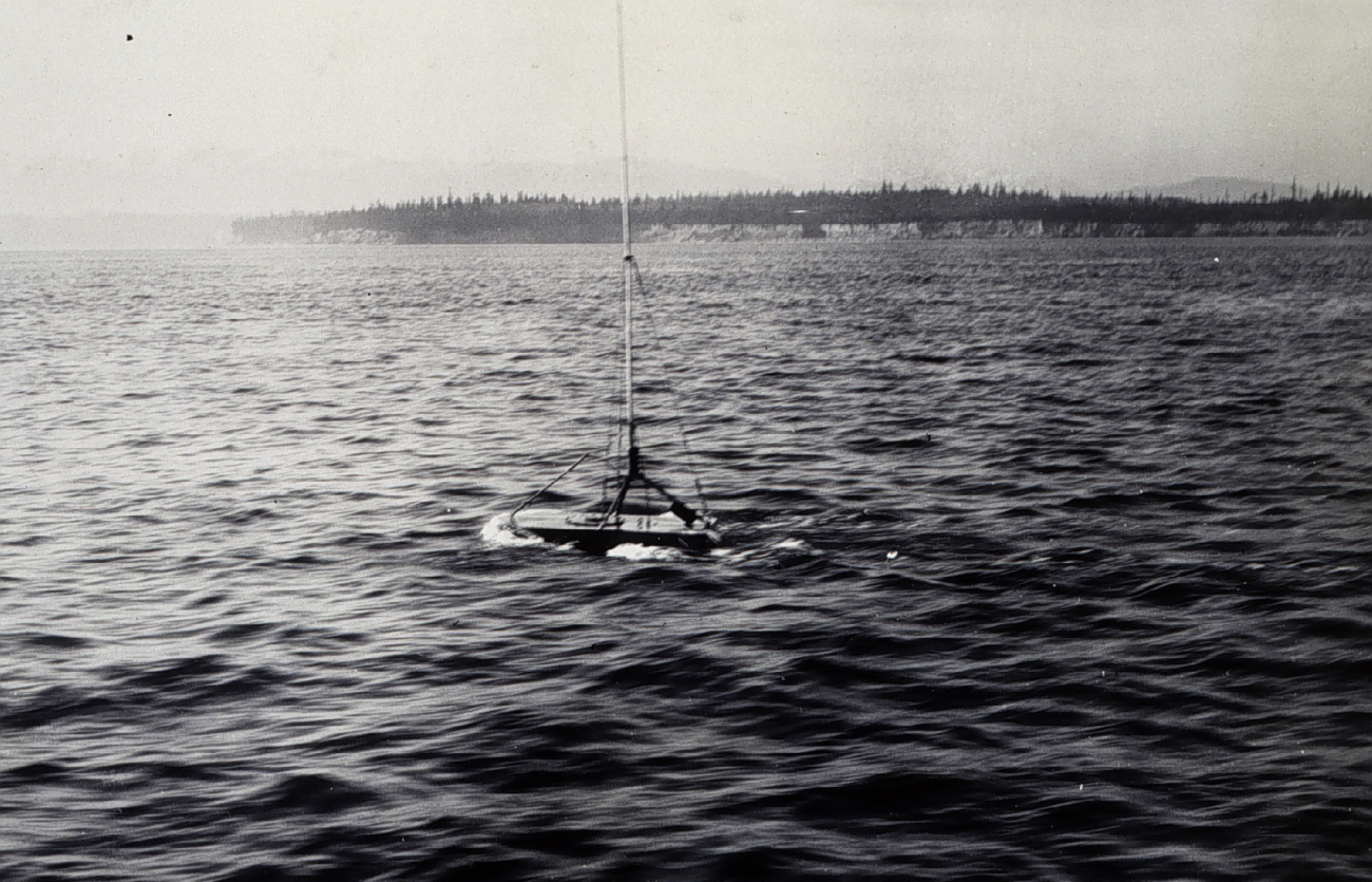 Streamlined buoy with Roberts Radio Current Meter