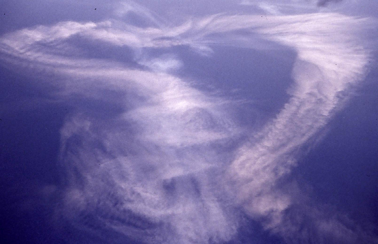 Same bizarre clouds in the Gulf of Mexico
