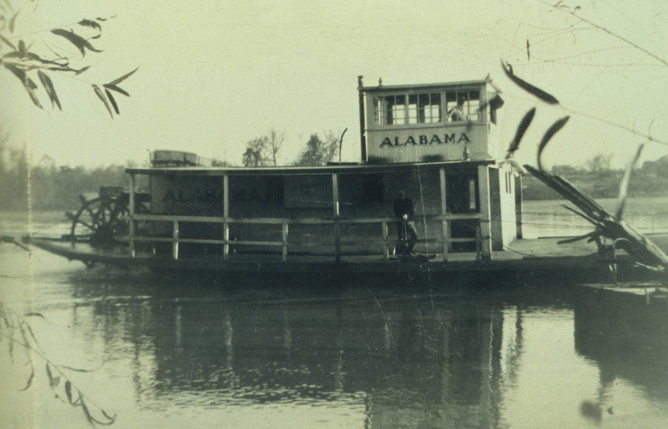 The mighty Alabama, a stern-wheel Tennessee River ferry boat