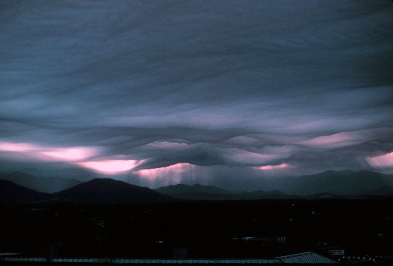 Wave clouds over Mt