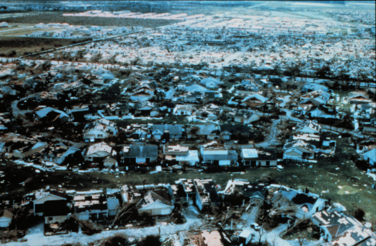 Hurricane Andrew - Damage was a function of type and quality of constructionCountry Walk (foreground), mobile home park in center, quality housing (upper)