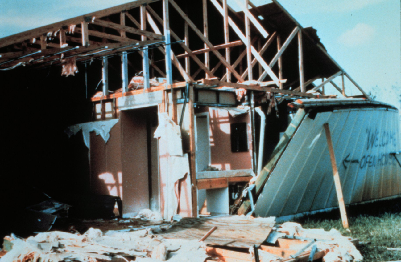 Hurricane Andrew -  A house open for inspection by prospective buyers