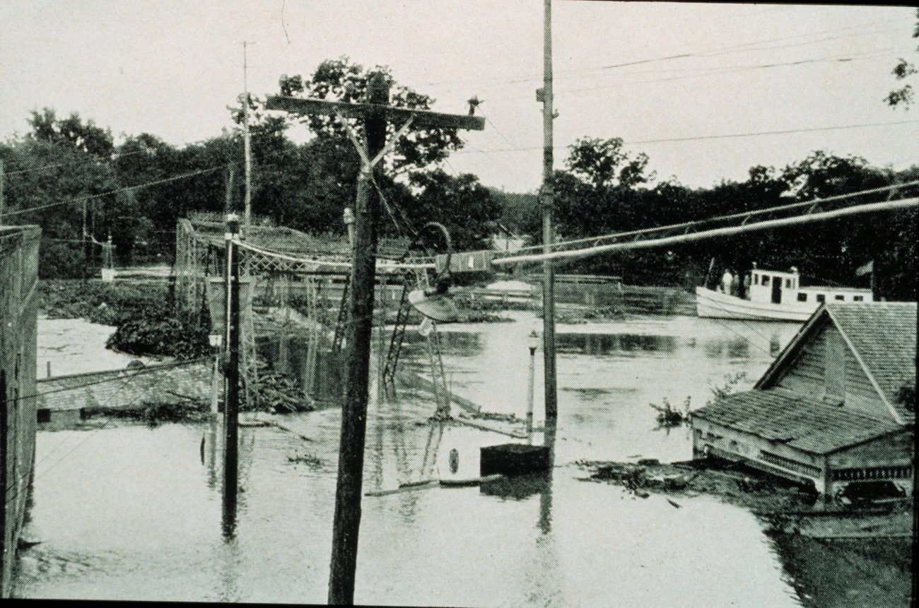 The Great Mississippi River Flood of 1927Teche Bayou, New Iberia, LouisianaThis was the first recorded experience of this kind at Teche BayouFrom:  The Floods of 1927 in the Mississippi Basin, Frankenfeld, H