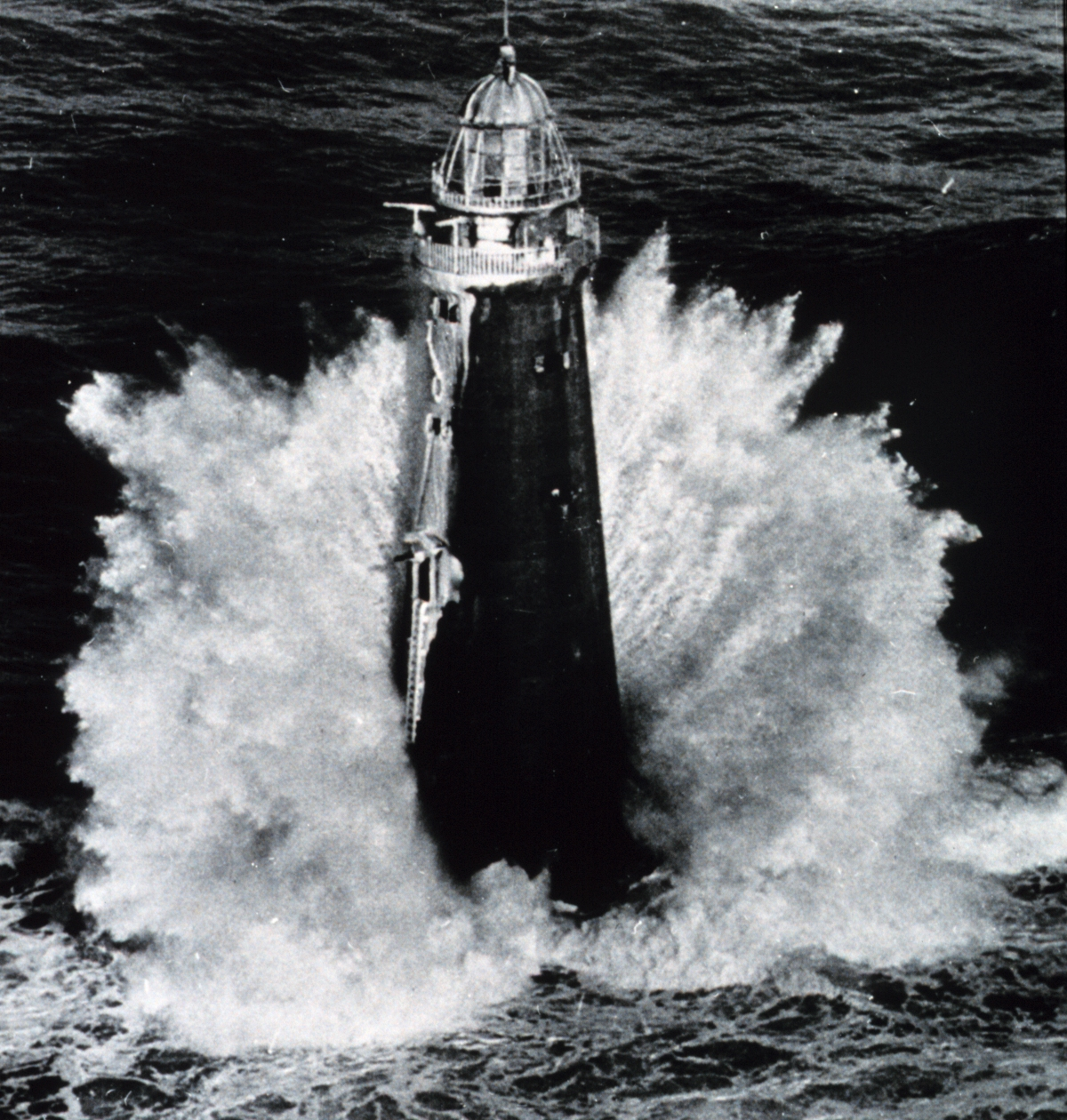 Rough weather for lighthouse keepers