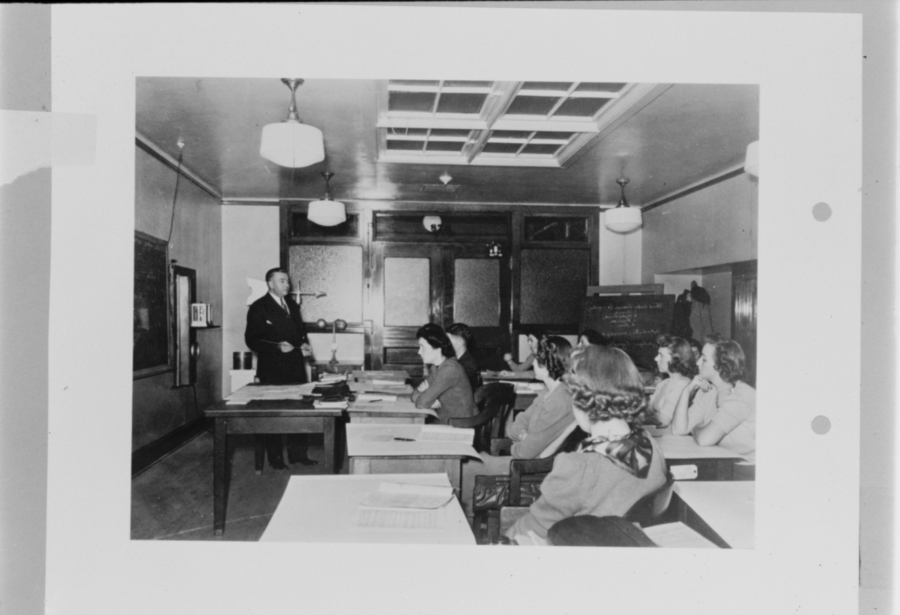 Regional office training for new Weather Bureau employeesWomen's first opportunities in meteorology occurred as a result of WWII