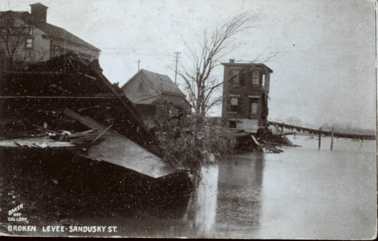 Broken levee at Sandusky Street
