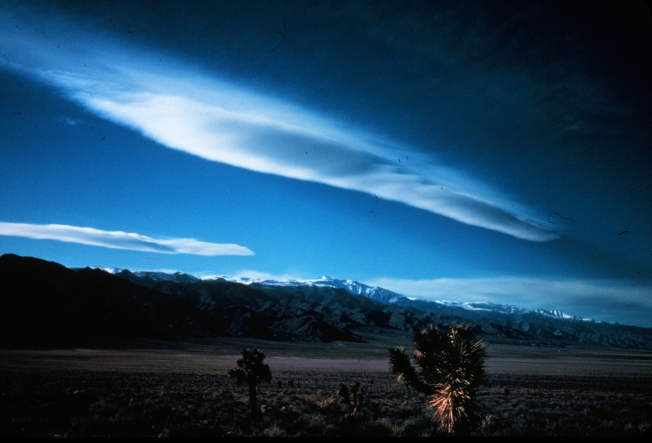 Lenticular cloud over the Inyo Mountains