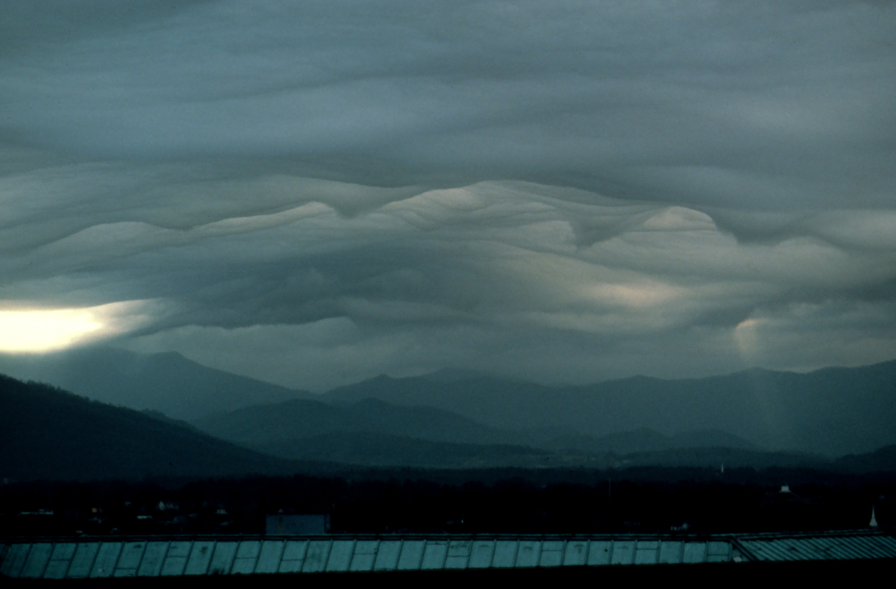 Wave clouds in the vicinity of Asheville, North Carolina
