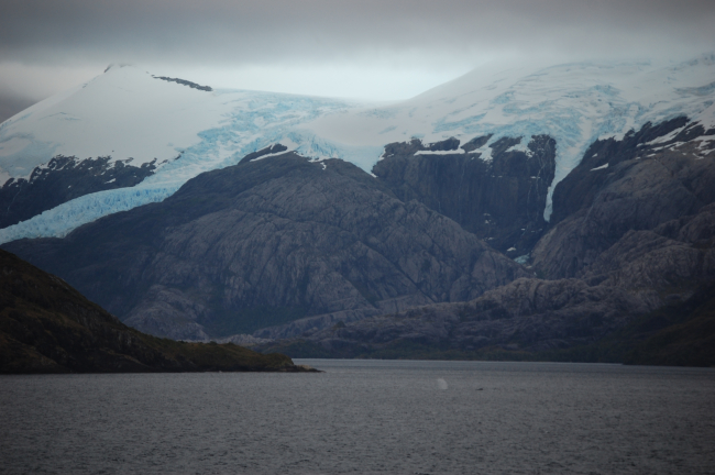 Glaciers, humpback whales and stark bare rock accentuate the grandeur of theStrait of Magellan