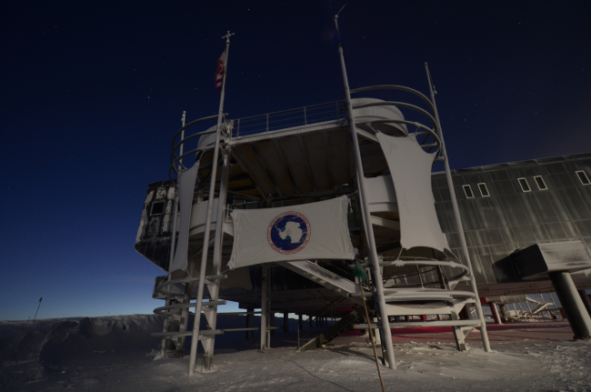 The long twilight prior to total darkness at South Pole Station