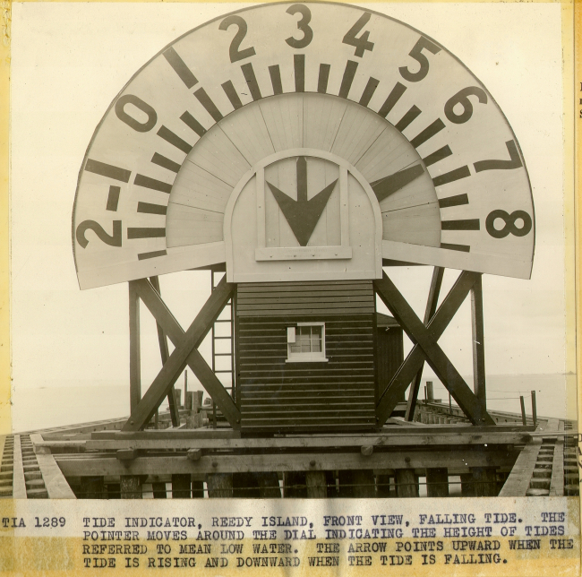 Reedy Island, Delaware River, pier and tidal indicator