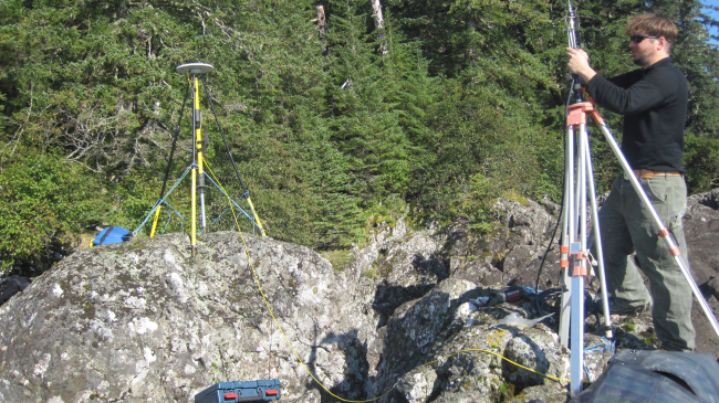 Establishing horizontal control point for hydrographic surveying