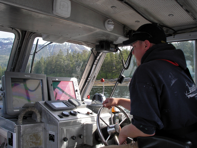 Coxswain steering on a hydrographic survey line