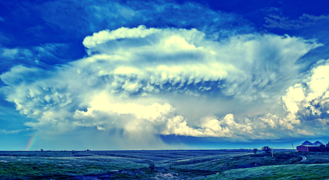 Supercell and rain over the western plains