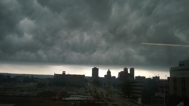 Thunderstorm going through Downtown Peoria from Methodist Medical Center