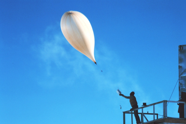 #2 - Releasing a weather balloon at the South Pole meteorological station