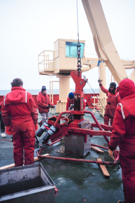 Box coring operations off the fantail of the NATHANIEL B