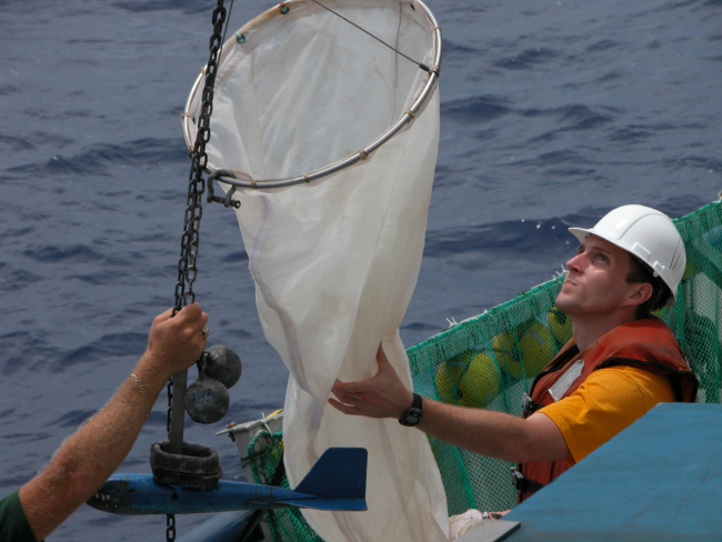 In order to maximize the amount of information collected during the research cruise, scientists participating in the Life on the Edge 2004 mission useda variety of nets and traps in addition to the JSL submersible