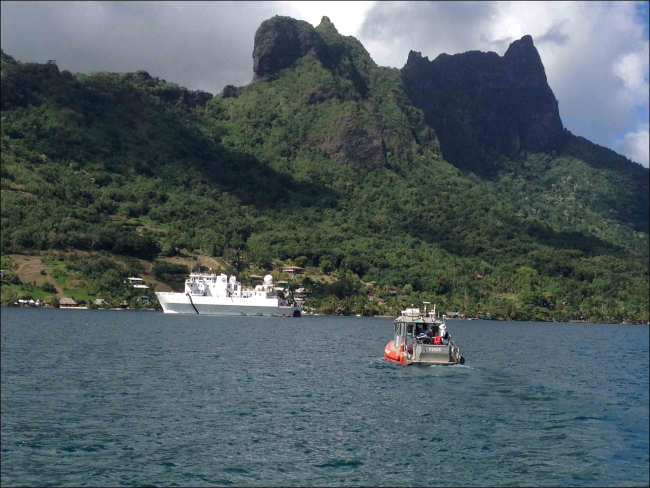 The R/V AHI and R/V Kilo Moana perform operations in Cook's Bay