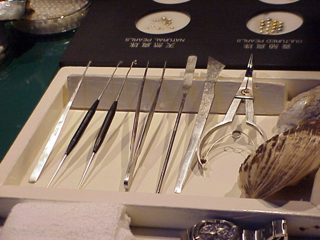 Hand tools used for removing, grading and sizing cultured pearls