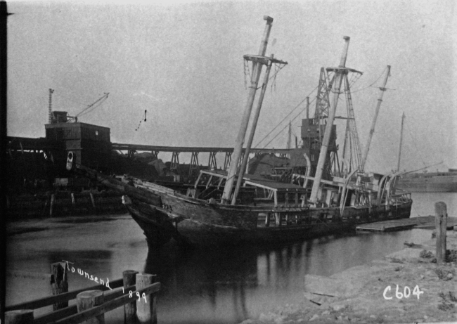 Old whaler, New Bedford, 1899