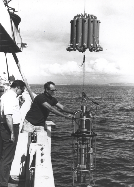Deploying an early model STD or CTD instrument with water sample bottles above