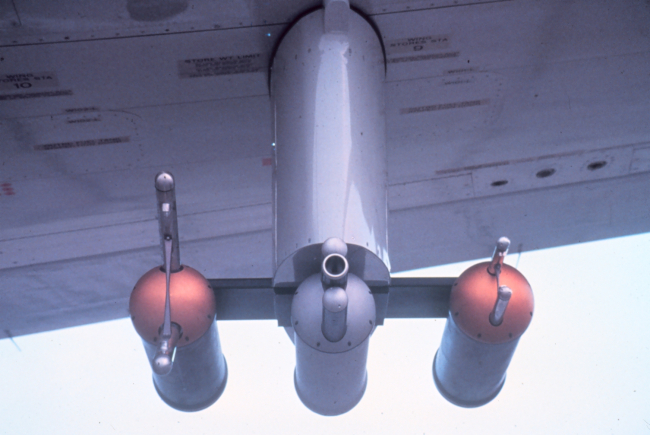 Wing-mounted sensors on NOAA C-130 N6541C