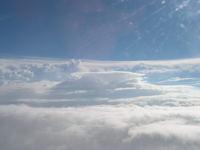 Hub cloud in eye of Hurricane Isabel