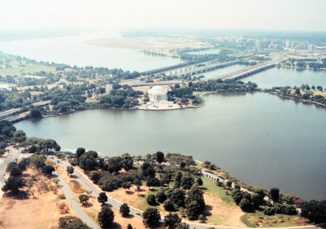 View to the S from the top of the Washington Monument with the JeffersonMemorial in the center and Reagan National Airport in the background