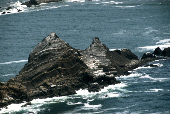 Tilted twisted beds on San Pedro Rock bear evidence to the tortured tectonichistory of coastal California